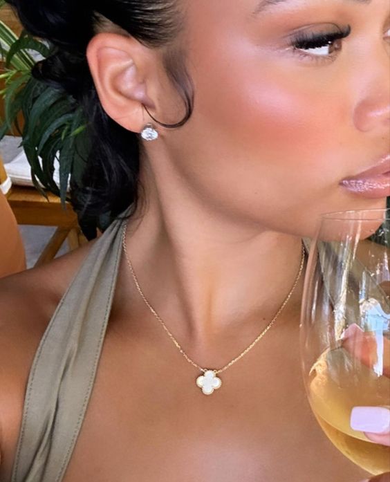 Aura Clover Necklace - White
