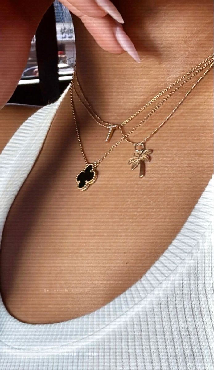 Aura Clover Necklace - Black